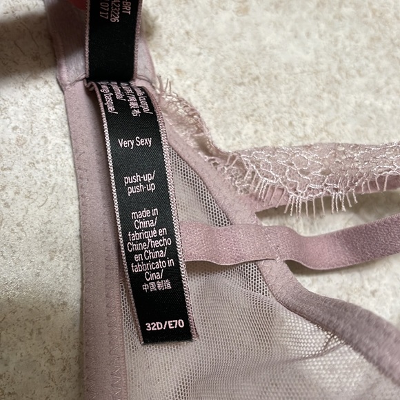 VICTORIA’S SECRET VERY SEXY PUSH UP BRA IN  DUSTY ROSE WITH LACE DETAILS - Picture 4 of 6
